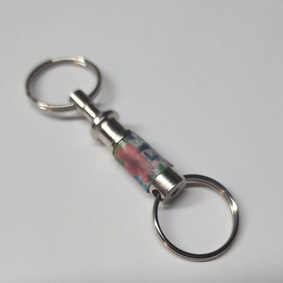 Floral Metal Keychain - Picture 1 of 1